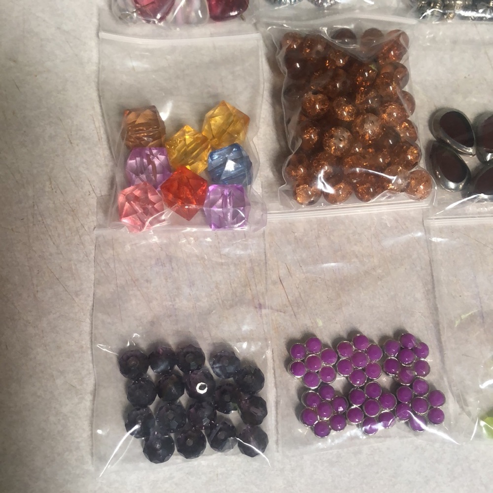 Assortment of Beads - Picture 5 of 7